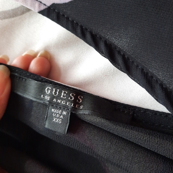 Floral Top - Picture 3 of 3